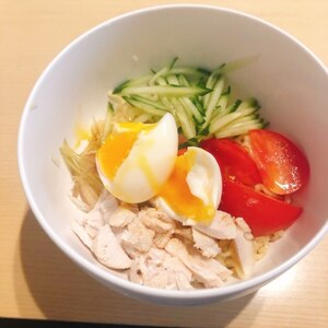 サラダチキンで簡単冷やし中華